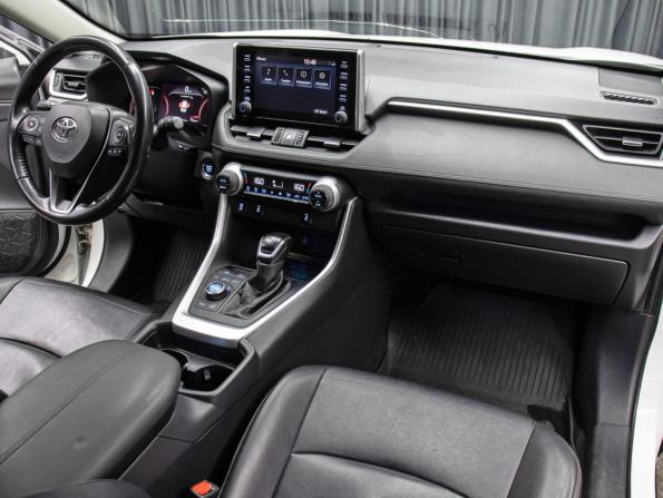 Toyota RAV4 V (XA50) с пробегом 2021 года, цена 3 449 000 рублей, 99640 км, внедорожник, Автокод Объявления