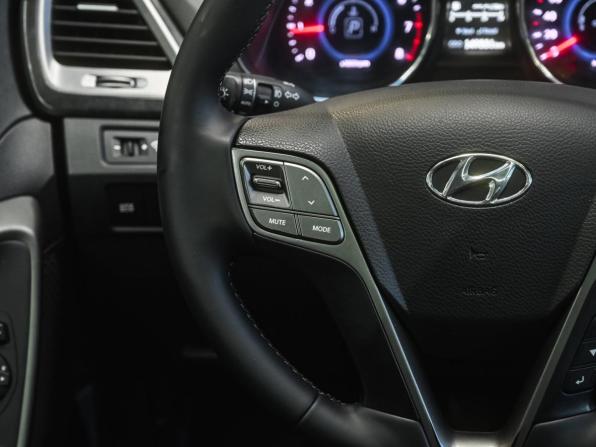 Hyundai Santa Fe III с пробегом 2013 года, цена 1 799 000 рублей, 149000 км, внедорожник, Автокод Объявления