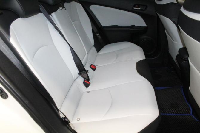Toyota Prius IV (XW50) с пробегом 2016 года, цена 1 579 000 рублей, 153934 км, лифтбек, Автокод Объявления