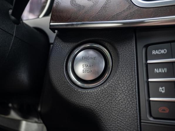 Mercedes-Benz E-Класс IV (W212 S212 C207) Рестайлинг с пробегом 2015 года, цена 2 970 000 рублей, 179161 км, седан, Автокод Объявления