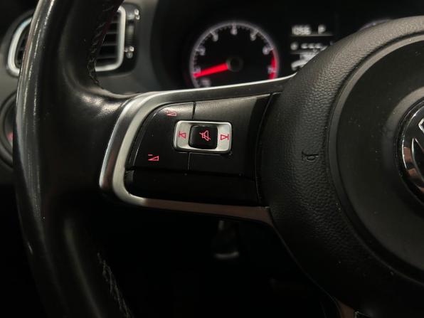 Volkswagen Polo V Рестайлинг с пробегом 2018 года, цена 949 000 рублей, 176659 км, седан, Автокод Объявления