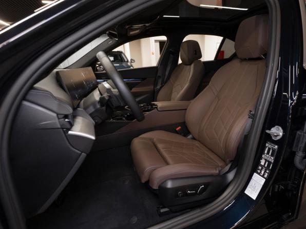 BMW 5 серии VIII (G60/G61/G68) с пробегом 2025 года, цена 8 350 000 рублей, 10392 км, седан, Автокод Объявления