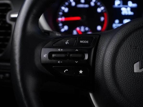 Kia Rio IV Рестайлинг с пробегом 2021 года, цена 1 697 077 рублей, 83321 км, седан, Автокод Объявления