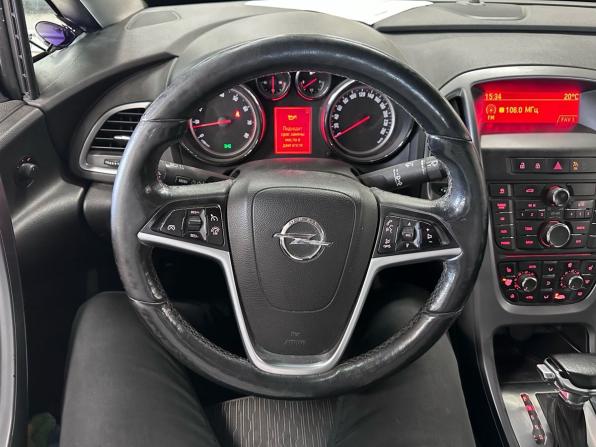 Opel Astra J Рестайлинг с пробегом 2013 года, цена 670 000 рублей, 236940 км, седан, Автокод Объявления