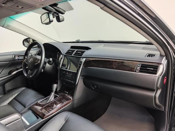 Toyota Camry VII (XV50) Рестайлинг 2 с пробегом 2017 года, цена 2 190 000 рублей, 187899 км, седан, Автокод Объявления