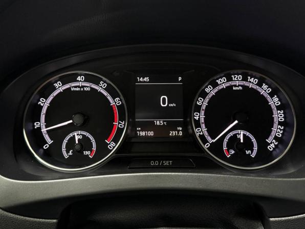Skoda Rapid I Рестайлинг с пробегом 2017 года, цена 1 065 000 рублей, 198099 км, лифтбек, Автокод Объявления