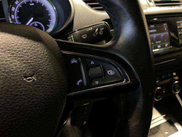 Skoda Octavia III (A7) с пробегом 2016 года, цена 1 450 000 рублей, 100608 км, лифтбек, Автокод Объявления