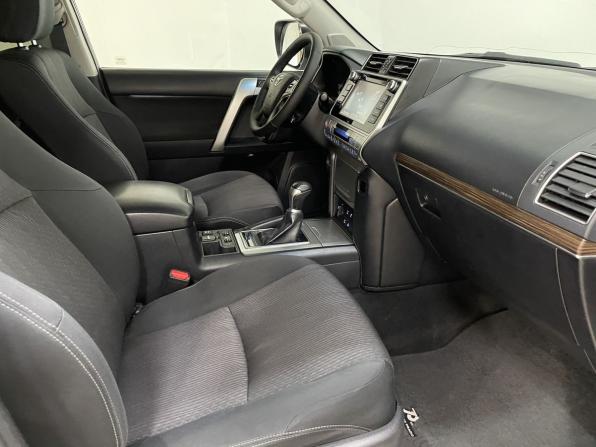 Toyota Land Cruiser Prado 150 Series Рестайлинг 2 с пробегом 2019 года, цена 4 700 000 рублей, 182083 км, внедорожник, Автокод Объявления