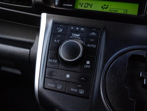 Toyota Wish II с пробегом 2010 года, цена 1 299 000 рублей, 162396 км, минивэн, Автокод Объявления