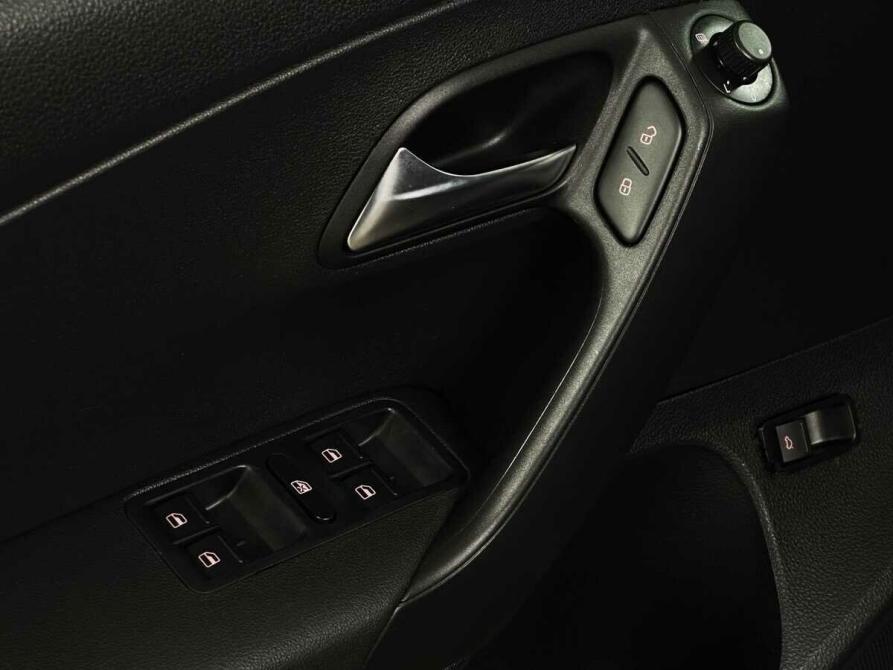 Volkswagen Polo V Рестайлинг Москва  - изображение 10
