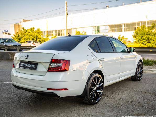 Skoda Octavia III (A7) Рестайлинг с пробегом 2017 года, цена 1 818 000 рублей, 187354 км, лифтбек, Автокод Объявления