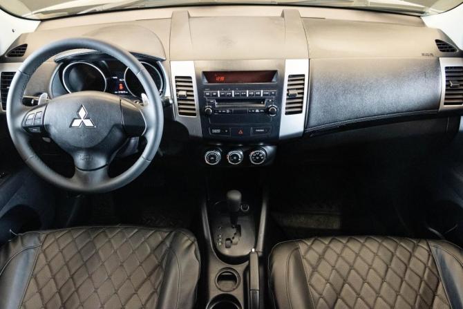 Mitsubishi Outlander II Рестайлинг с пробегом 2010 года, цена 1 050 000 рублей, 219974 км, внедорожник, Автокод Объявления