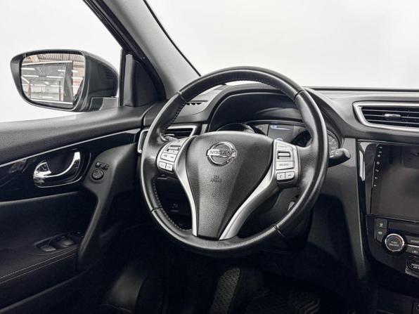 Nissan Qashqai II с пробегом 2018 года, цена 1 648 300 рублей, 61078 км, внедорожник, Автокод Объявления