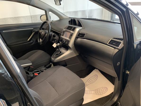 Toyota Verso I Рестайлинг с пробегом 2015 года, цена 1 570 000 рублей, 137692 км, компактвэн, Автокод Объявления