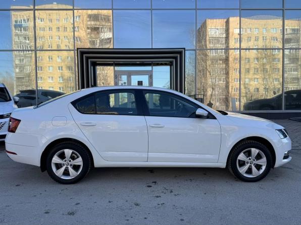 Skoda Octavia III (A7) Рестайлинг с пробегом 2019 года, цена 2 077 000 рублей, 60690 км, лифтбек, Автокод Объявления