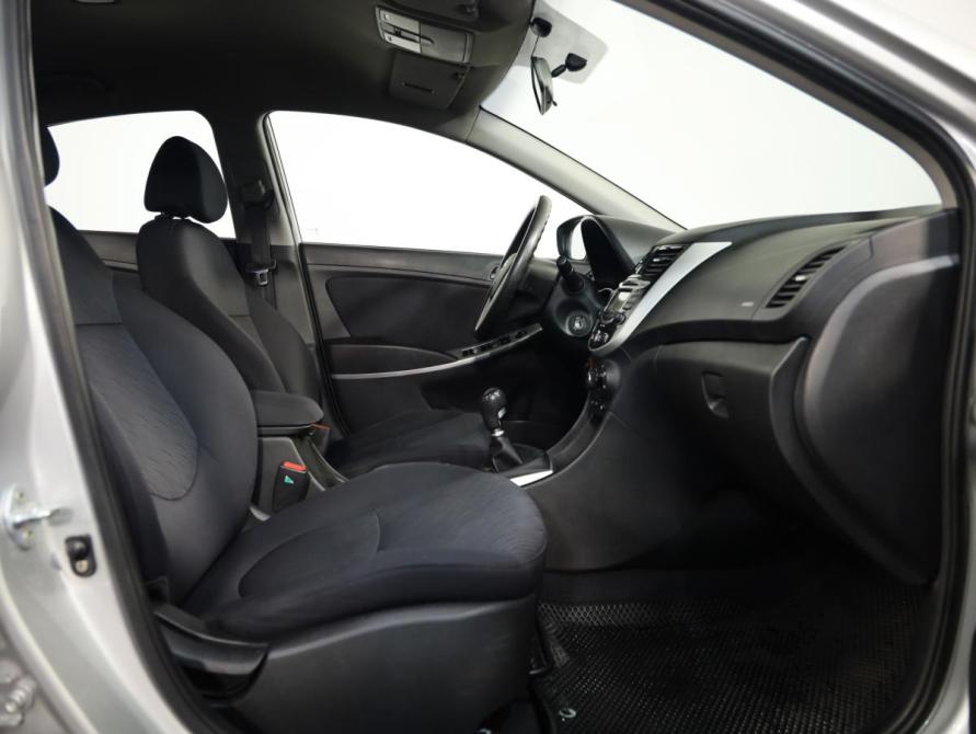 Hyundai Solaris I Санкт-Петербург  - изображение 18