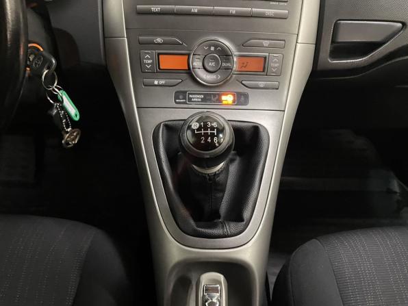 Toyota Auris I с пробегом 2009 года, цена 568 000 рублей, 183917 км, хэтчбек, Автокод Объявления