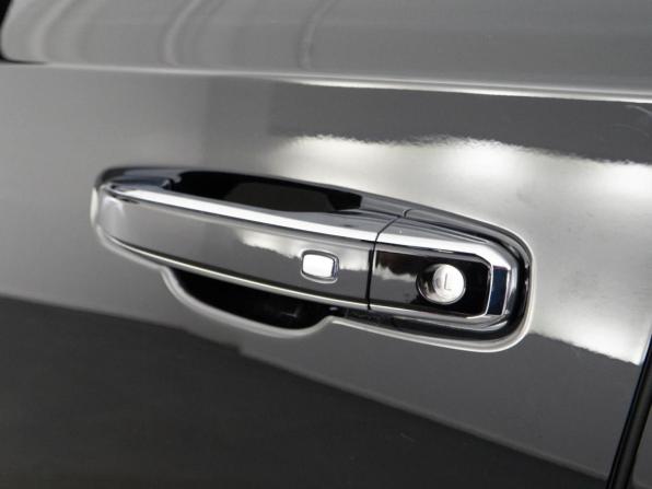 Chevrolet Suburban XII с пробегом 2023 года, цена 13 996 900 рублей, 43 км, внедорожник, Автокод Объявления