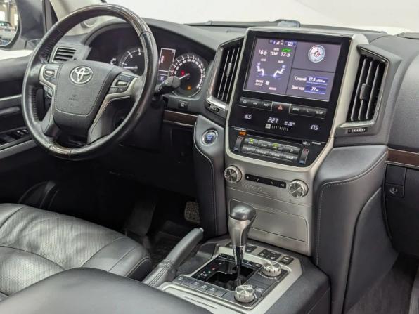 Toyota Land Cruiser 200 Series Рестайлинг 2 с пробегом 2019 года, цена 5 500 000 рублей, 225008 км, внедорожник, Автокод Объявления