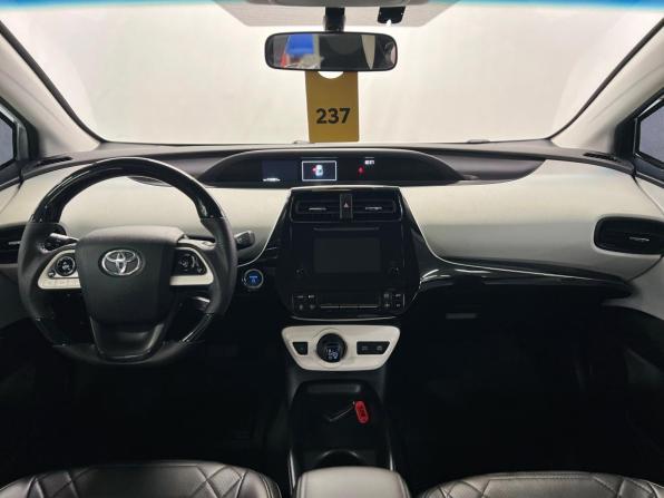 Toyota Prius IV (XW50) с пробегом 2016 года, цена 1 780 000 рублей, 142000 км, лифтбек, Автокод Объявления
