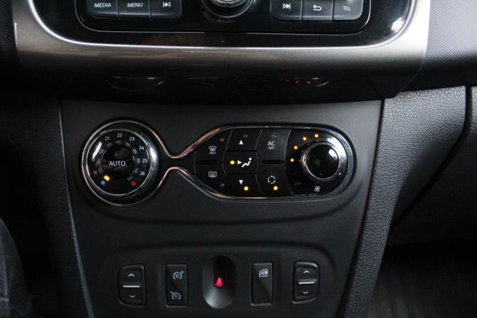 Renault Logan II с пробегом 2014 года, цена 645 000 рублей, 209740 км, седан, Автокод Объявления