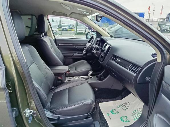 Mitsubishi Outlander III Рестайлинг 2 с пробегом 2016 года, цена 1 699 995 рублей, 235333 км, внедорожник, Автокод Объявления