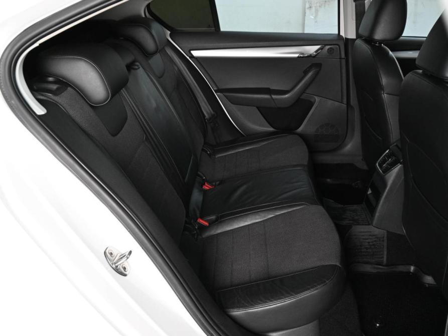 Skoda Octavia III (A7) Ростов-на-Дону  - изображение 7