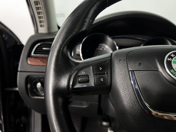 Skoda Superb II с пробегом 2012 года, цена 1 300 000 рублей, 266173 км, универсал, Автокод Объявления