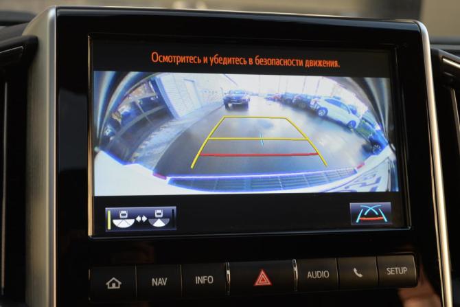 Toyota Land Cruiser 200 Series Рестайлинг 2 с пробегом 2018 года, цена 7 865 000 рублей, 62123 км, внедорожник, Автокод Объявления