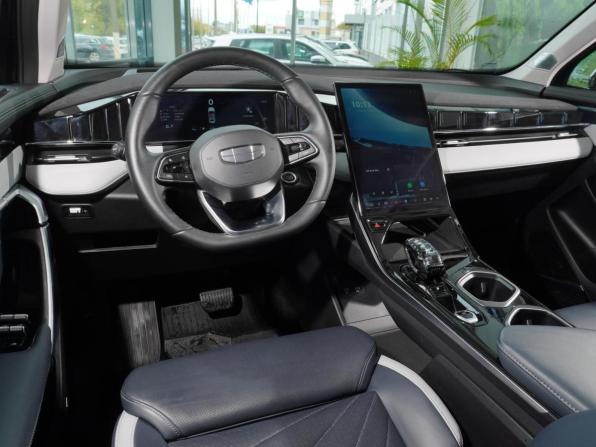 Geely Atlas II с пробегом 2024 года, цена 3 248 000 рублей, 32194 км, внедорожник, Автокод Объявления