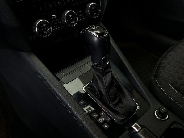 Skoda Octavia III (A7) Рестайлинг с пробегом 2018 года, цена 2 333 000 рублей, 72856 км, лифтбек, Автокод Объявления