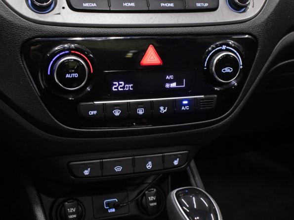 Hyundai Solaris II с пробегом 2019 года, цена 1 598 000 рублей, 130474 км, седан, Автокод Объявления