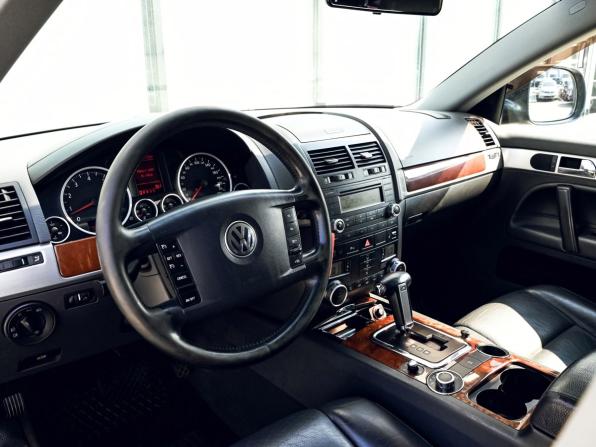 Volkswagen Touareg I Рестайлинг с пробегом 2007 года, цена 926 000 рублей, 325252 км, внедорожник, Автокод Объявления