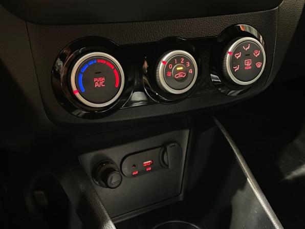 Kia Rio III Рестайлинг с пробегом 2017 года, цена 1 010 000 рублей, 57289 км, хэтчбек, Автокод Объявления
