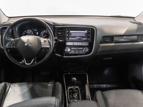 Mitsubishi Outlander III Рестайлинг 2 с пробегом 2018 года, цена 1 819 658 рублей, 160900 км, внедорожник, Автокод Объявления