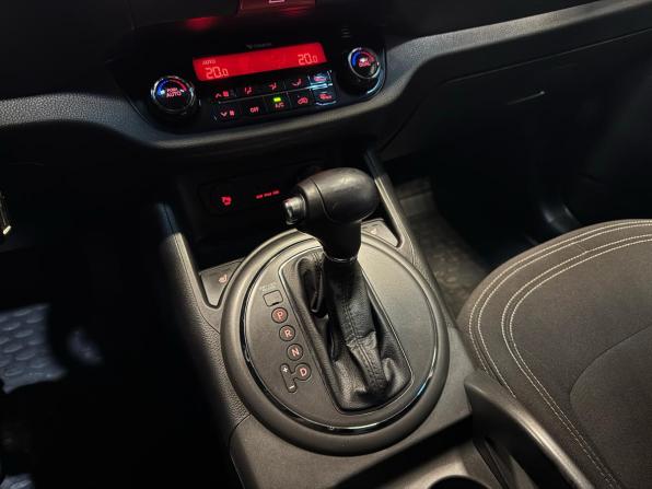 Kia Sportage III с пробегом 2011 года, цена 1 049 000 рублей, 212000 км, внедорожник, Автокод Объявления
