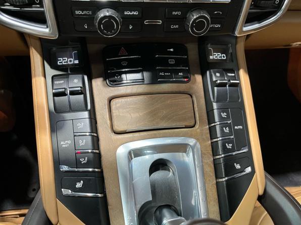 Porsche Cayenne II (958) с пробегом 2011 года, цена 2 379 000 рублей, 239700 км, внедорожник, Автокод Объявления