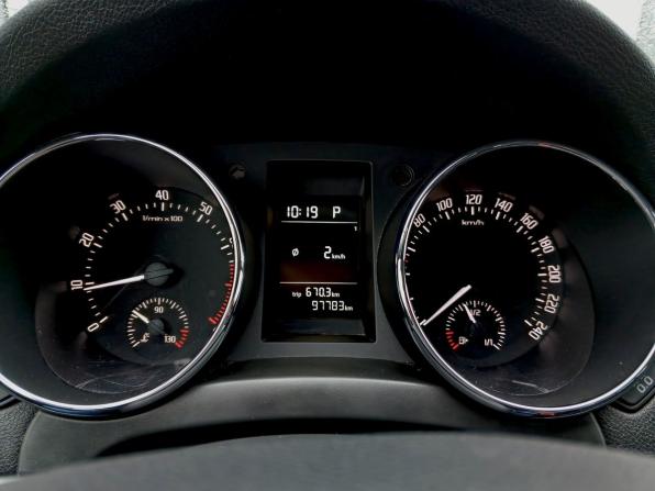 Skoda Yeti I с пробегом 2012 года, цена 1 149 000 рублей, 97781 км, внедорожник, Автокод Объявления