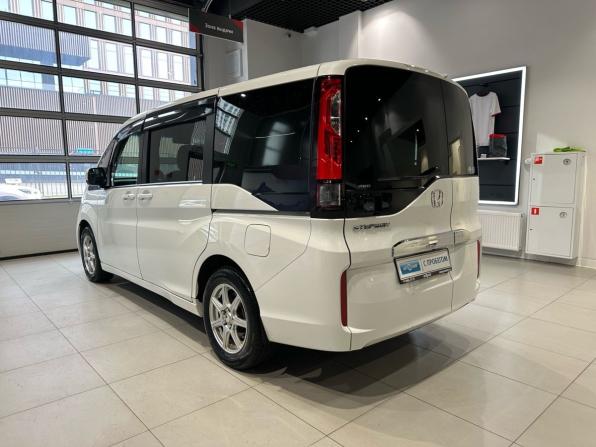 Honda Stepwgn V с пробегом 2015 года, цена 1 899 000 рублей, 100627 км, минивэн, Автокод Объявления