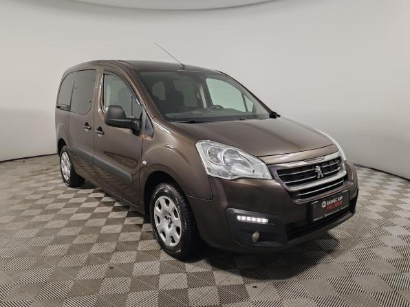 Peugeot Partner II Рестайлинг 2 с пробегом 2022 года, цена 1 449 000 рублей, 204622 км, компактвэн, Автокод Объявления