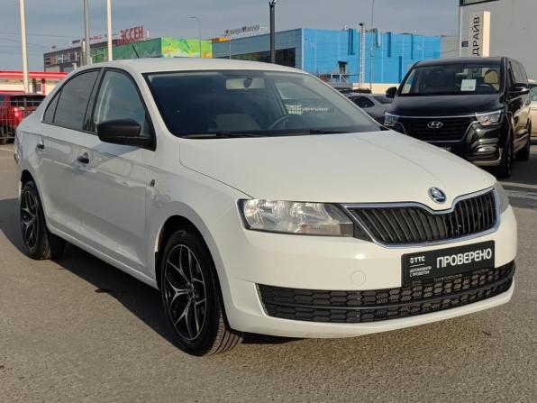 Skoda Rapid I с пробегом 2016 года, цена 900 000 рублей, 104429 км, лифтбек, Автокод Объявления