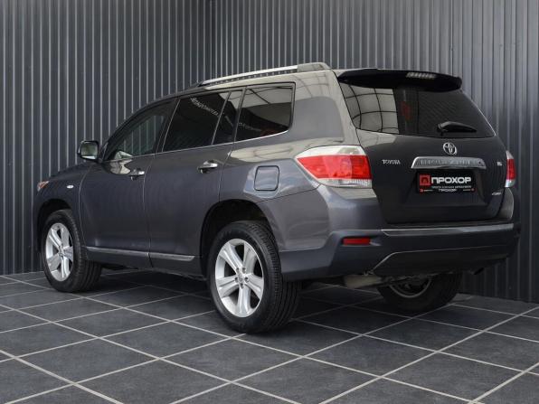 Toyota Highlander II (XU40) Рестайлинг с пробегом 2013 года, цена 1 797 000 рублей, 250000 км, внедорожник, Автокод Объявления