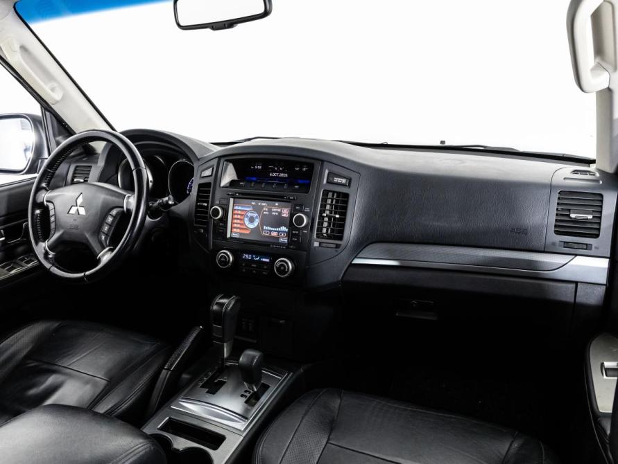 Mitsubishi Pajero IV Рестайлинг 1 Санкт-Петербург  - изображение 9