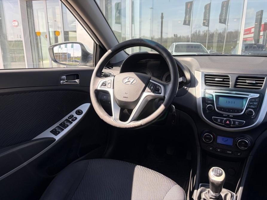Hyundai Solaris I Санкт-Петербург  - изображение 8