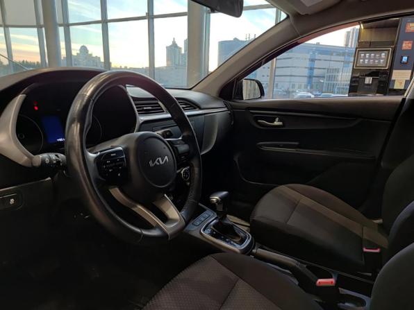 Kia Rio IV Рестайлинг с пробегом 2021 года, цена 1 898 000 рублей, 44640 км, хэтчбек, Автокод Объявления