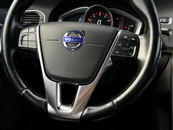 Volvo S60 II Рестайлинг с пробегом 2017 года, цена 1 398 600 рублей, 276088 км, седан, Автокод Объявления