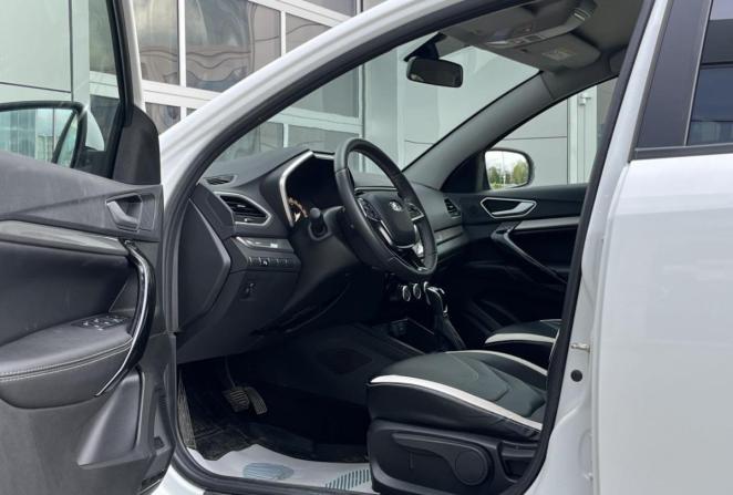 Lada (ВАЗ) Vesta I Рестайлинг (NG) с пробегом 2024 года, цена 1 385 000 рублей, 8084 км, седан, Автокод Объявления