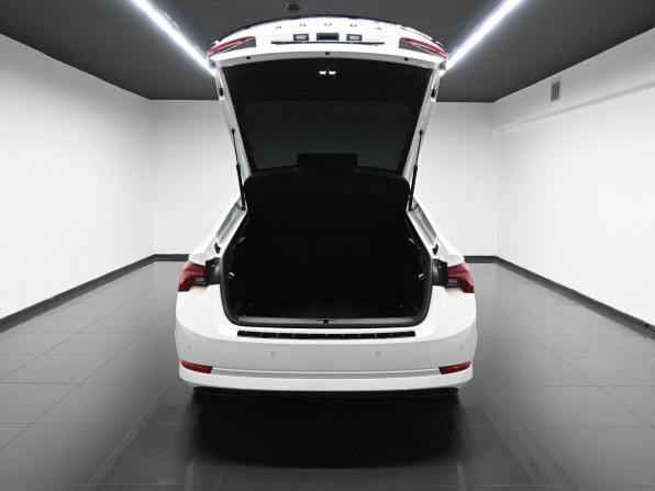 Skoda Octavia IV (A8) с пробегом 2020 года, цена 2 445 000 рублей, 122057 км, лифтбек, Автокод Объявления