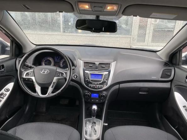 Hyundai Solaris I с пробегом 2012 года, цена 750 000 рублей, 215222 км, седан, Автокод Объявления