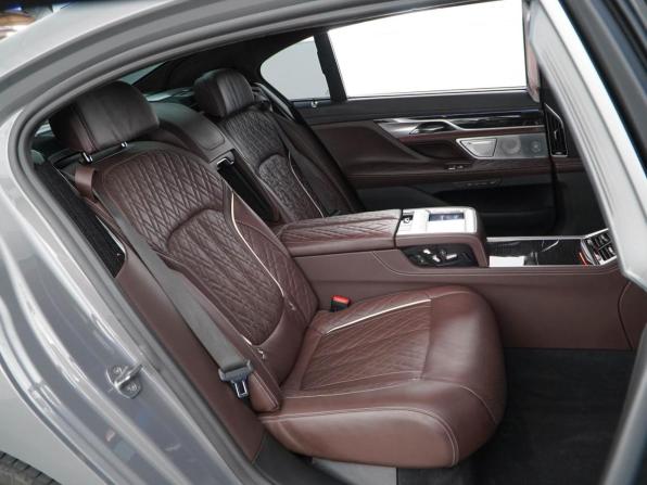 BMW 7 серии VI (G11/G12) Рестайлинг с пробегом 2019 года, цена 5 997 077 рублей, 102005 км, седан, Автокод Объявления